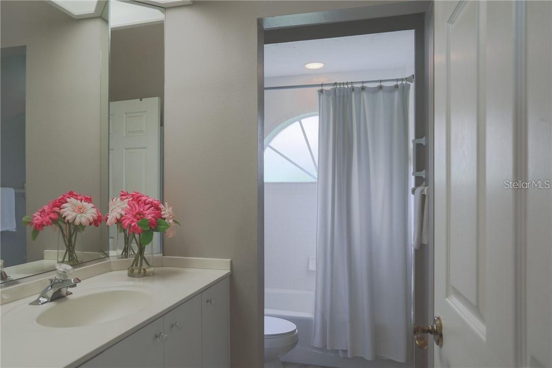 Image 32 of 42 For 6308 Thorndon Circle