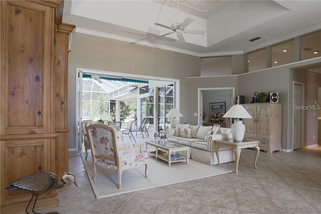 Image 4 of 42 For 6308 Thorndon Circle