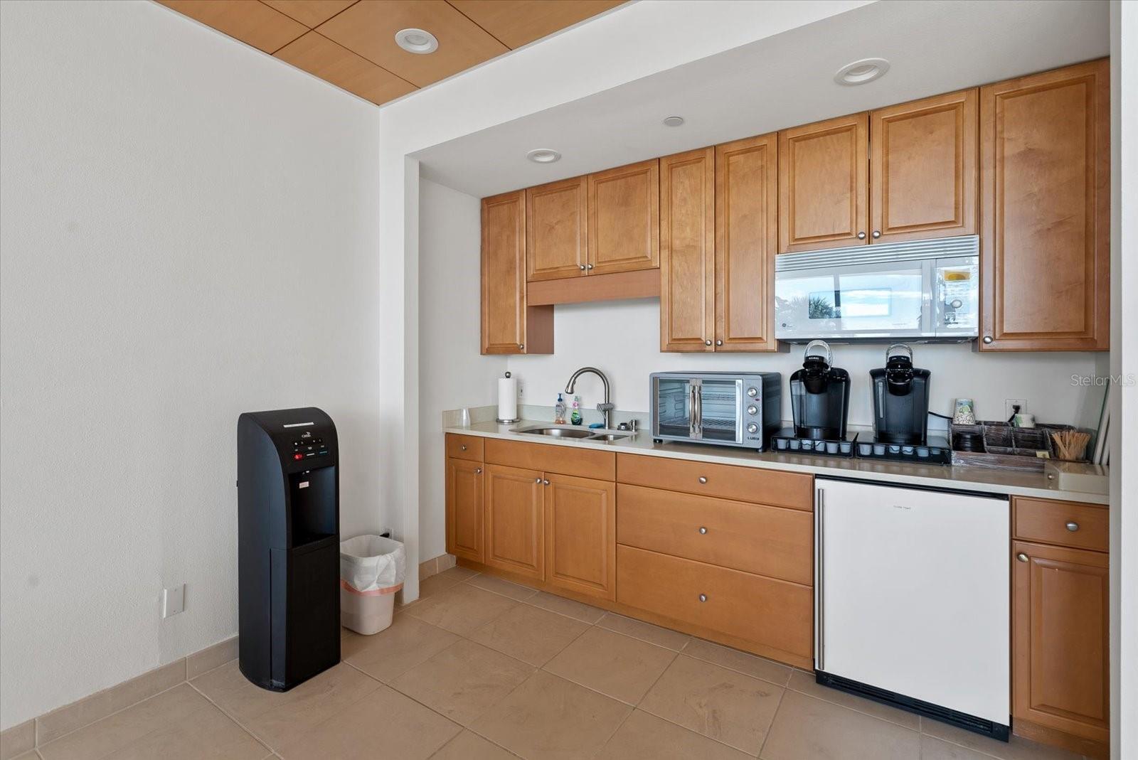 Image 22 of 54 For 5400 Ocean Boulevard 9-4