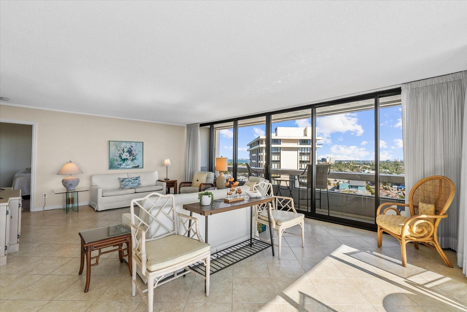 Image 33 of 54 For 5400 Ocean Boulevard 9-4