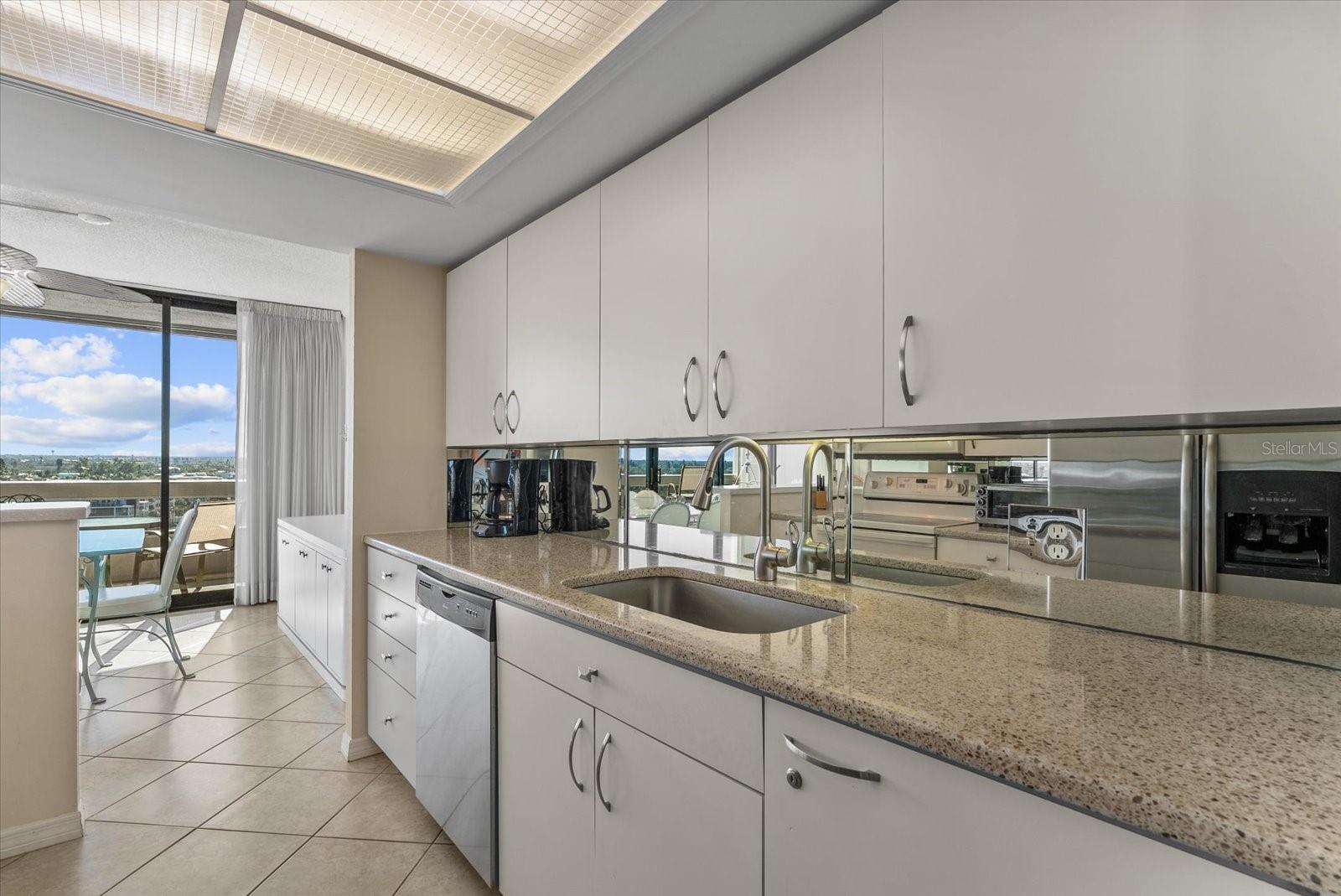 Image 39 of 54 For 5400 Ocean Boulevard 9-4