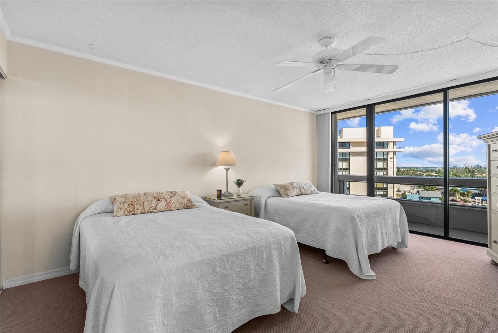 Image 41 of 54 For 5400 Ocean Boulevard 9-4