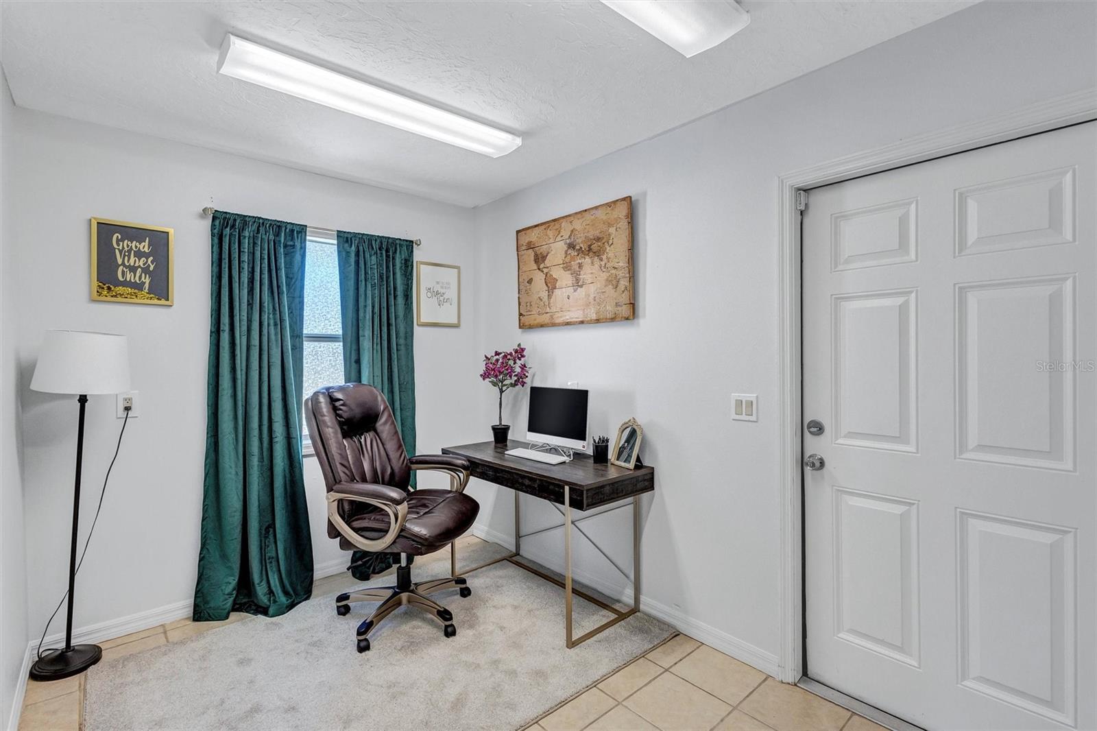 Image 26 of 80 For 10617 31st Avenue E