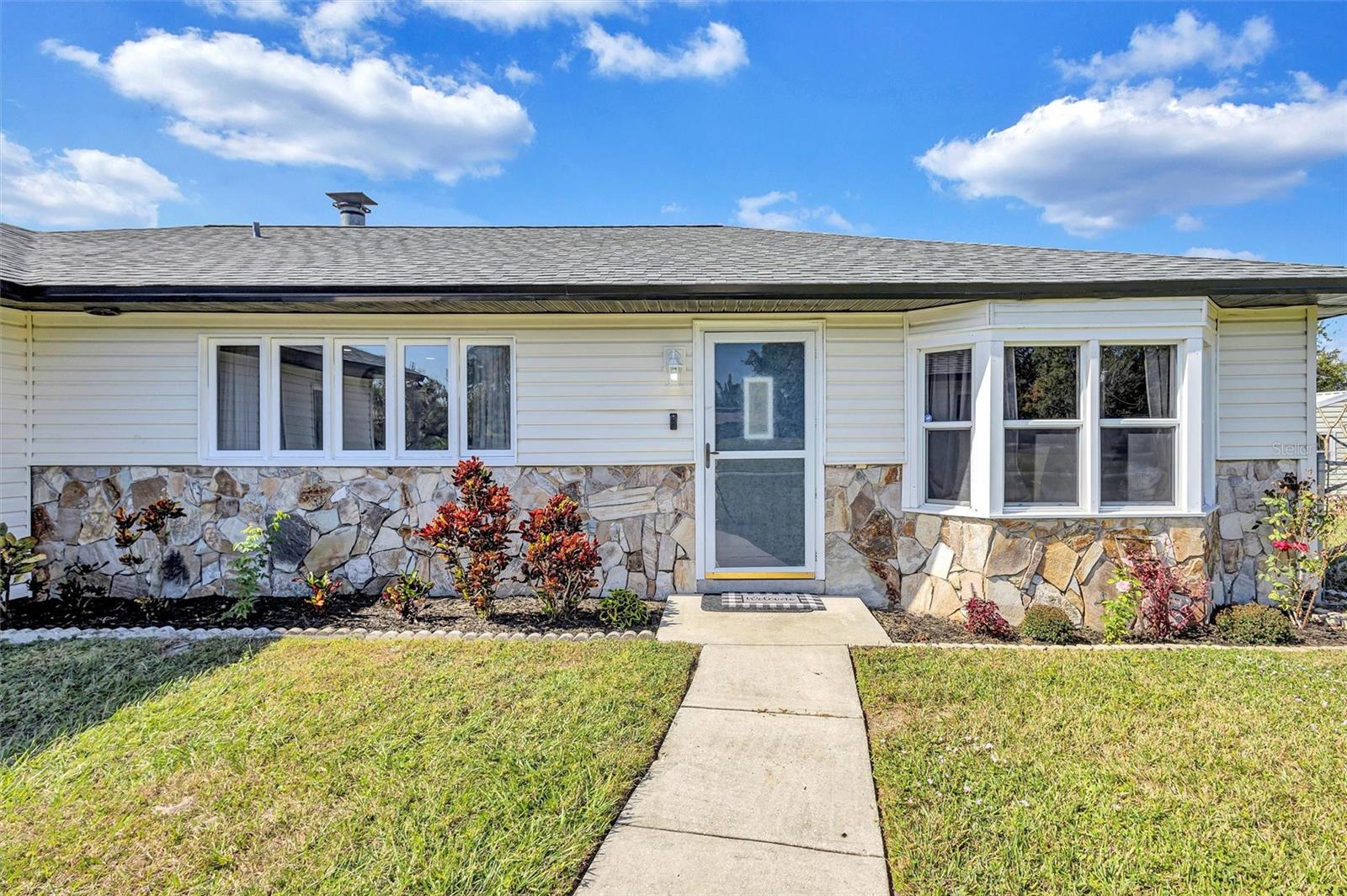 Image 31 of 80 For 10617 31st Avenue E