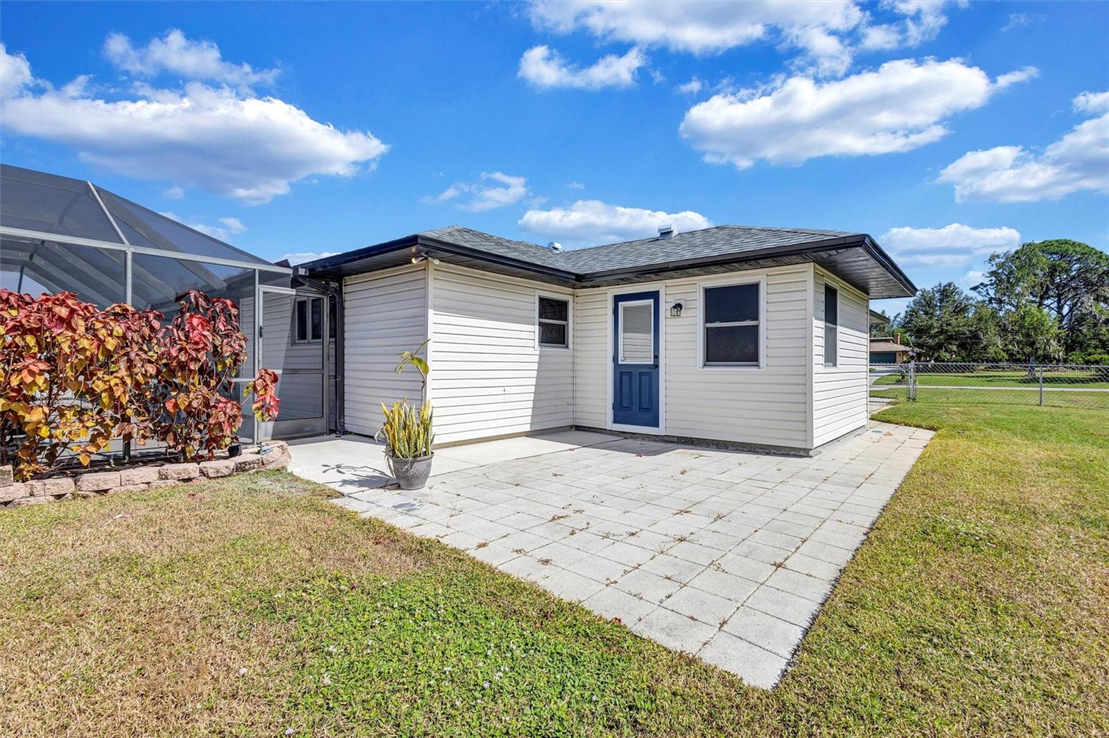 Image 38 of 80 For 10617 31st Avenue E