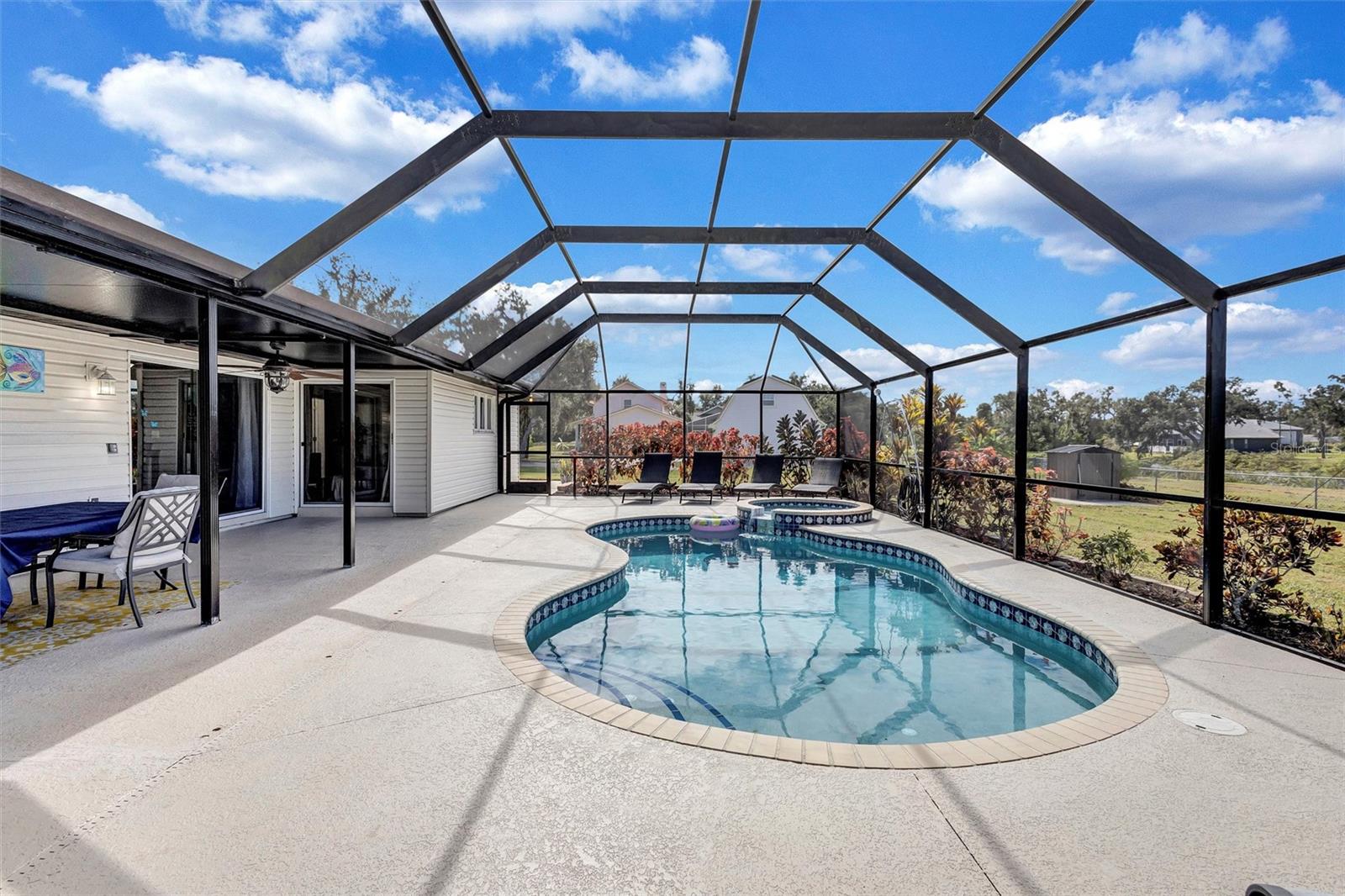 Image 41 of 80 For 10617 31st Avenue E