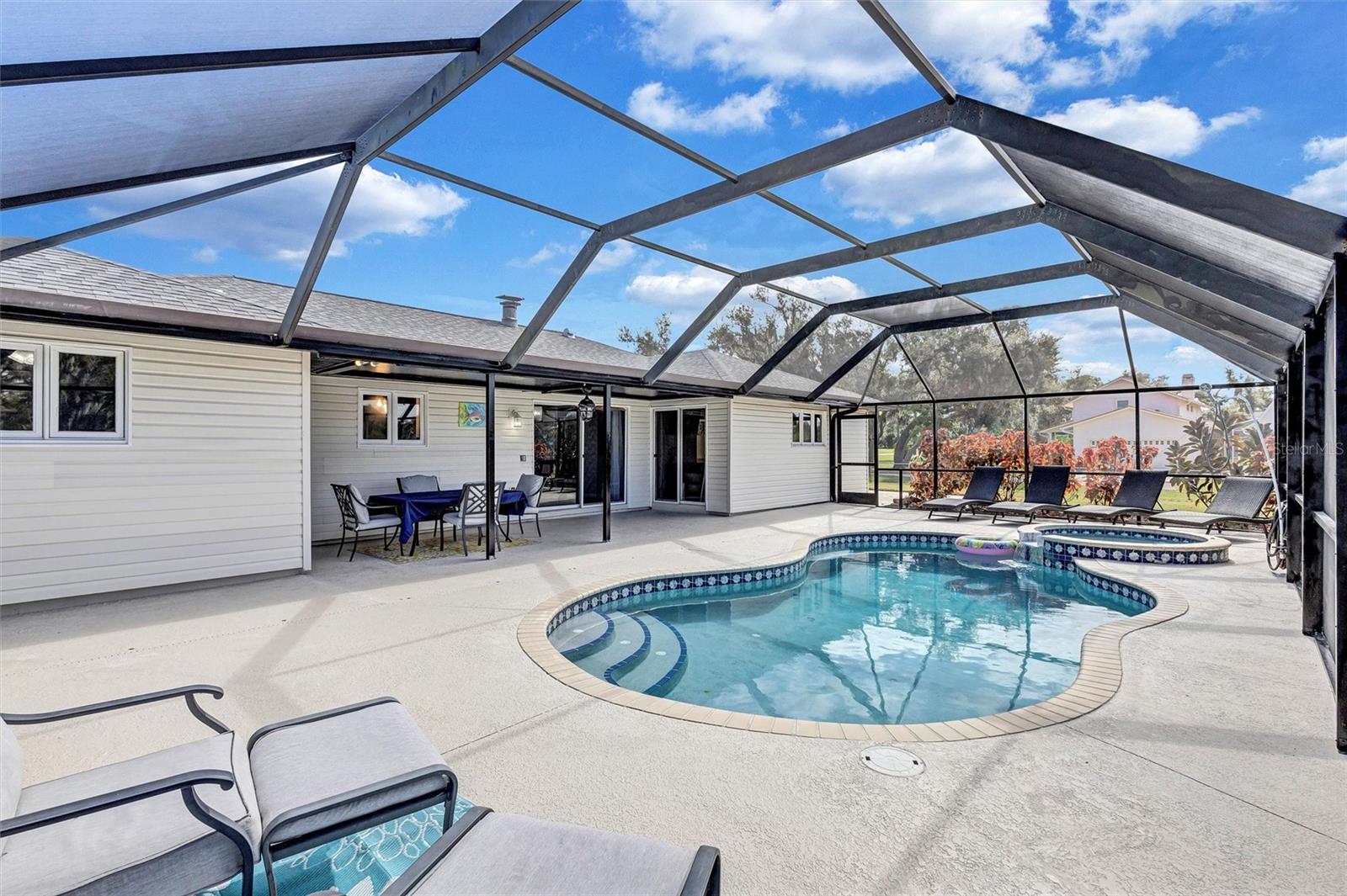 Image 42 of 80 For 10617 31st Avenue E