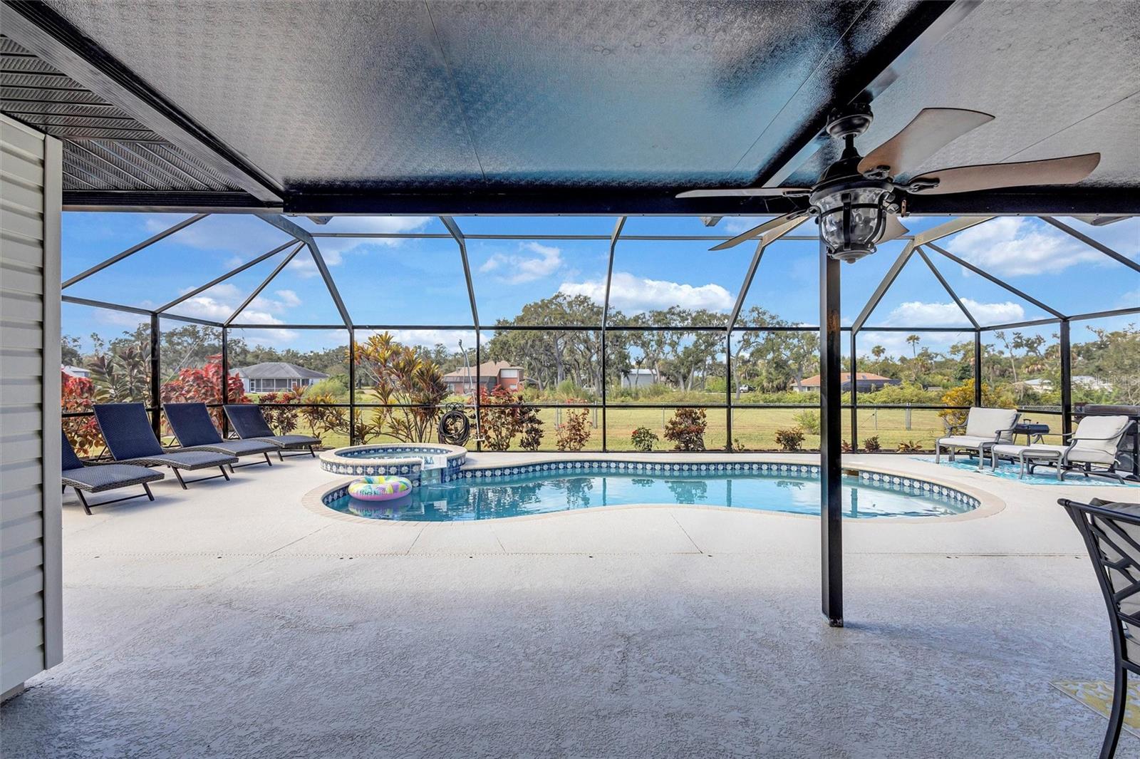 Image 46 of 80 For 10617 31st Avenue E