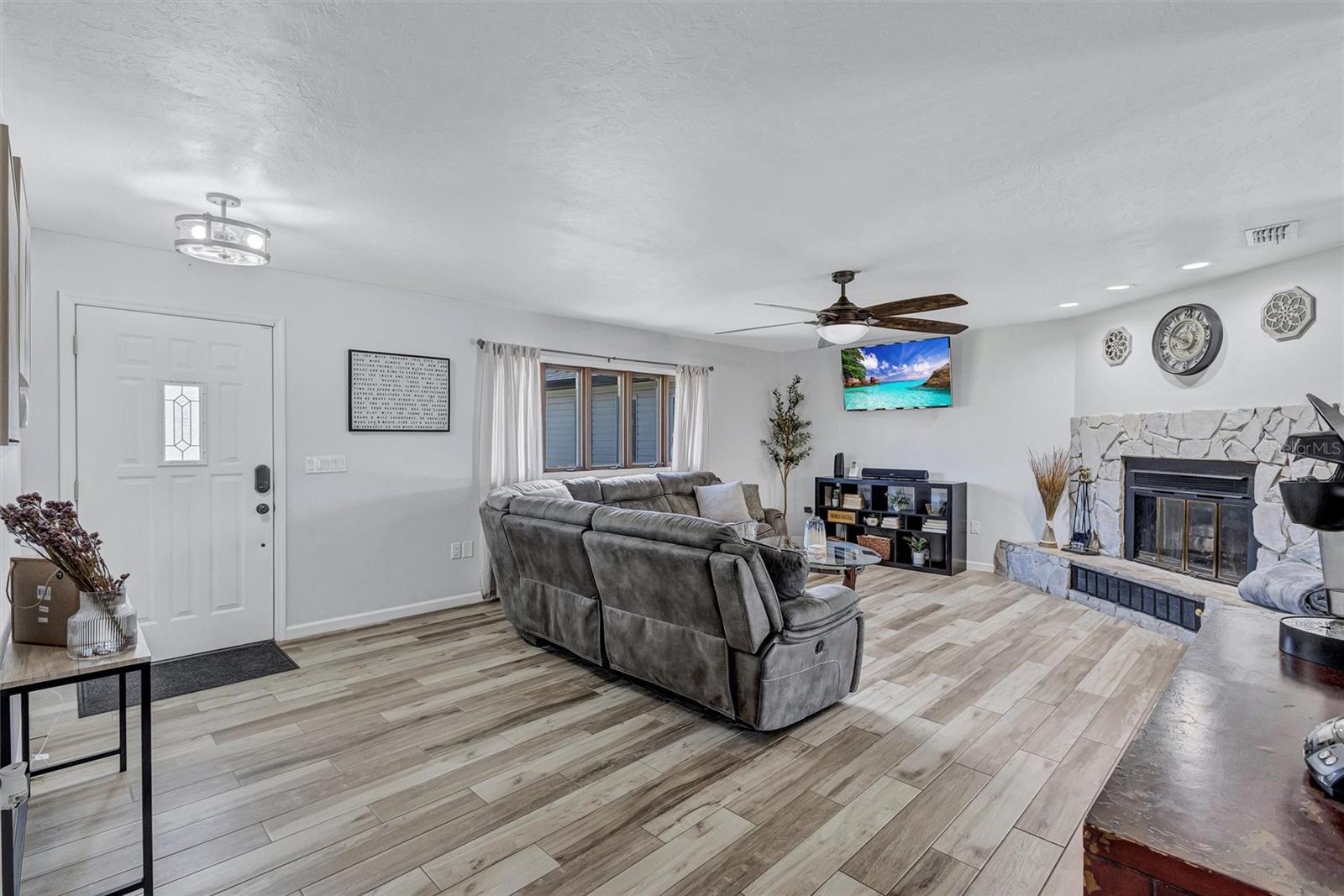 Image 48 of 80 For 10617 31st Avenue E