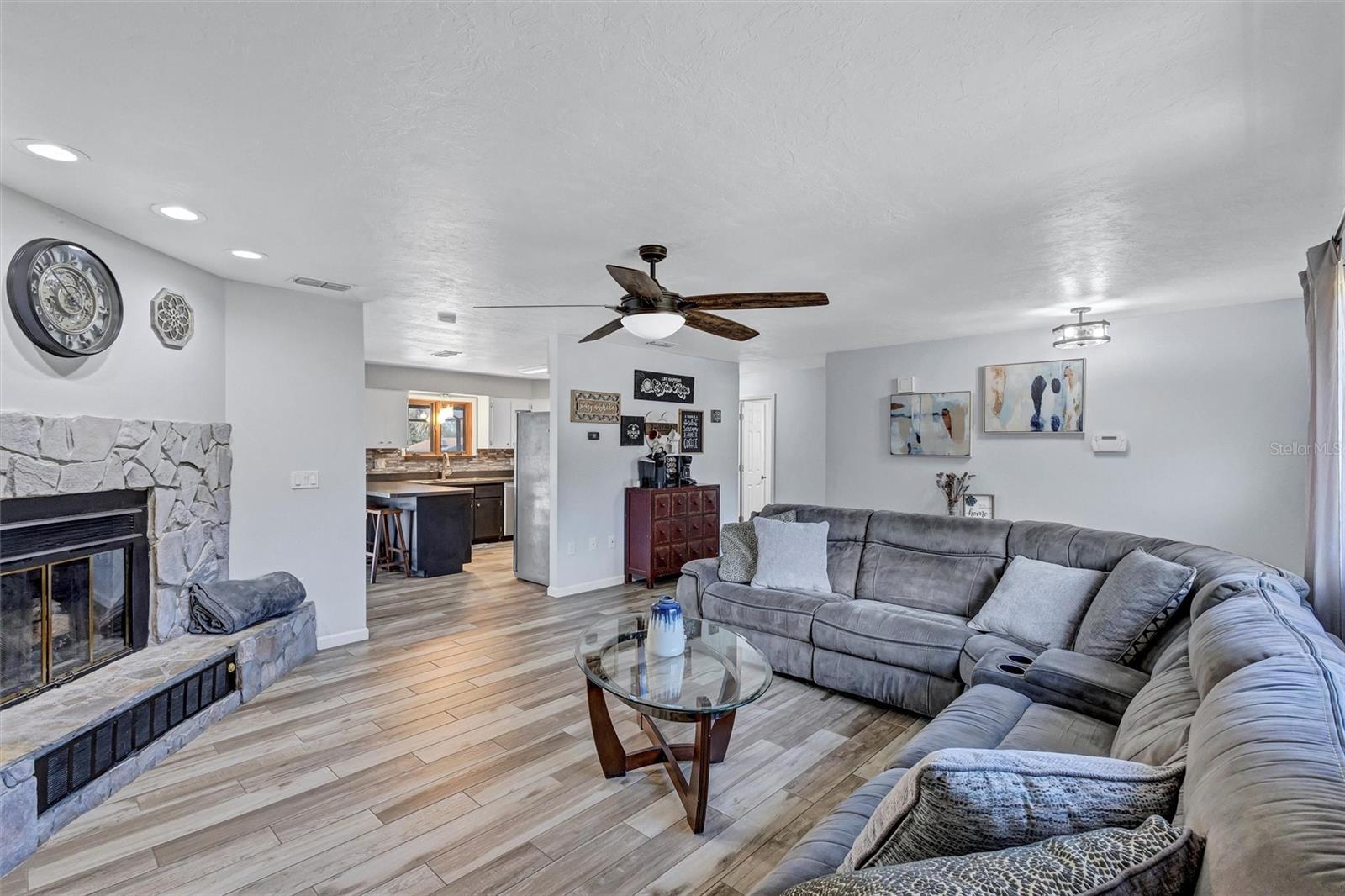 Image 49 of 80 For 10617 31st Avenue E