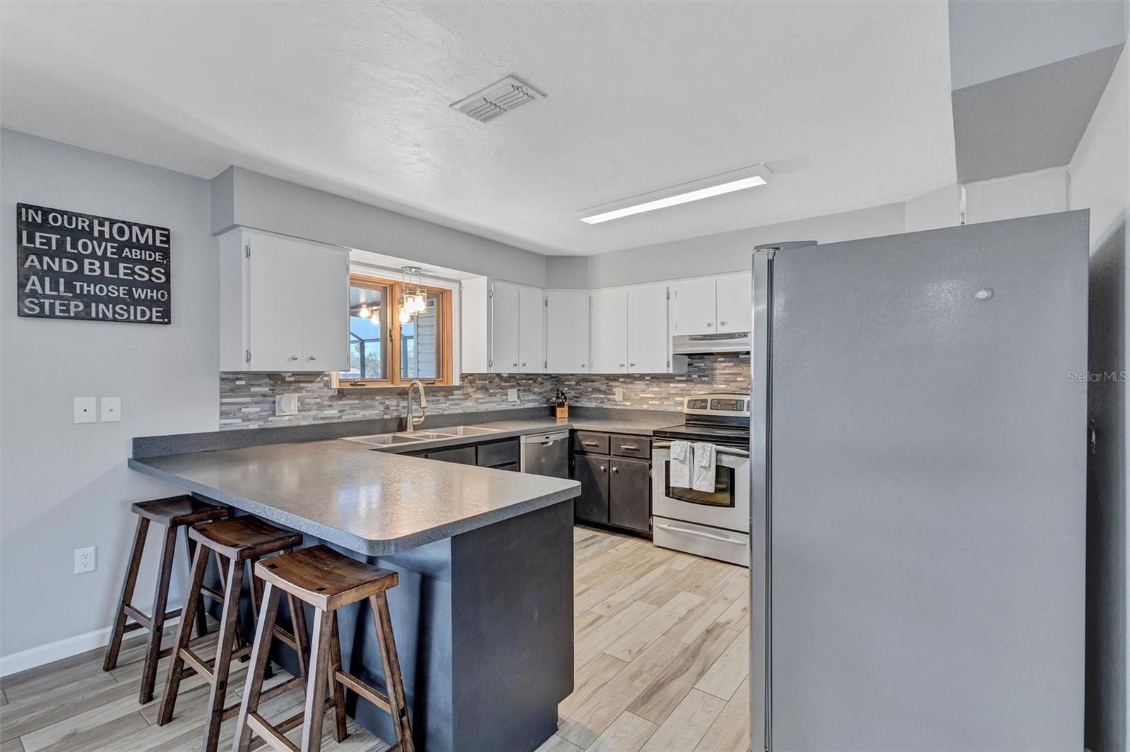 Image 50 of 80 For 10617 31st Avenue E