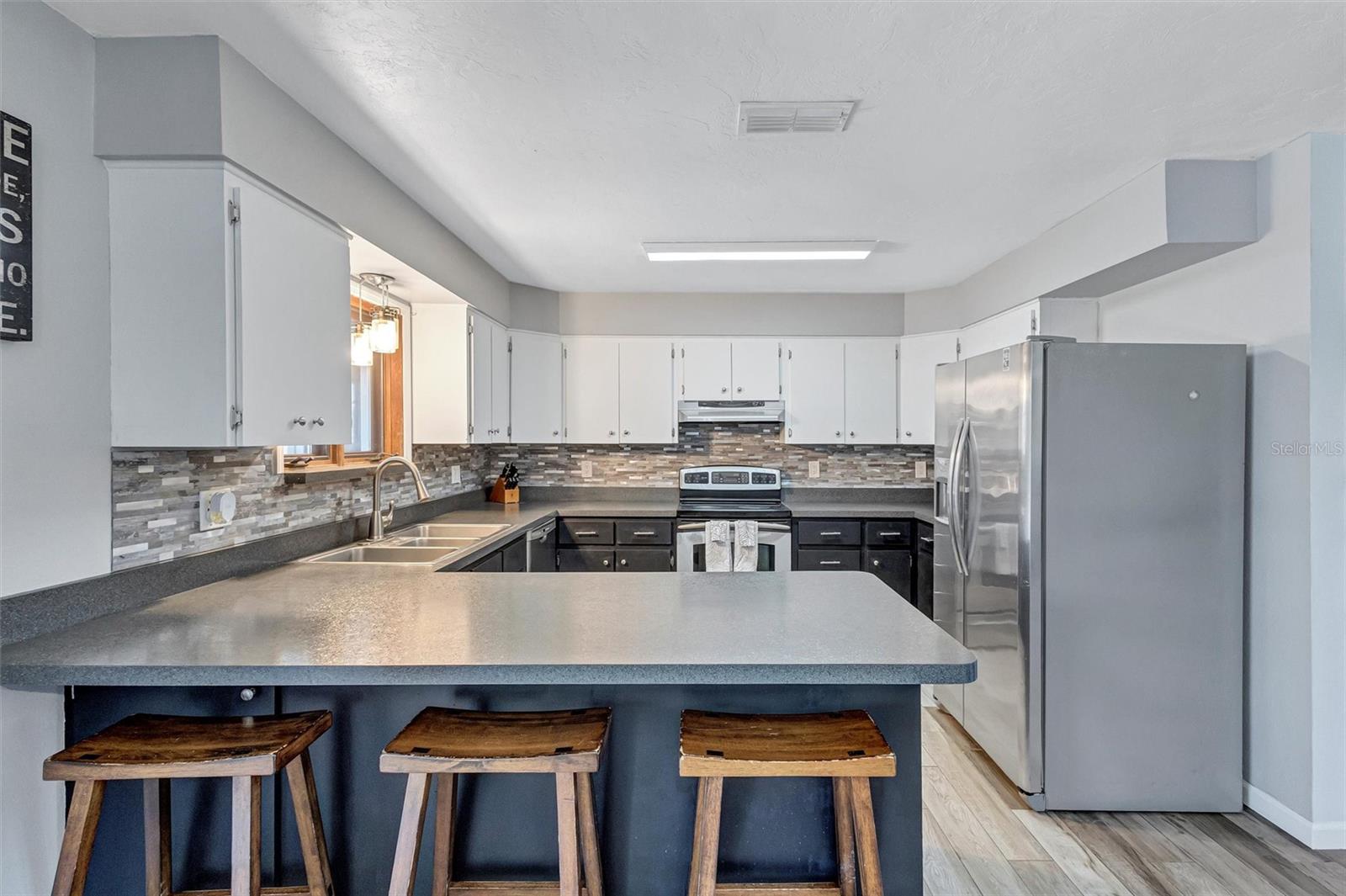 Image 51 of 80 For 10617 31st Avenue E