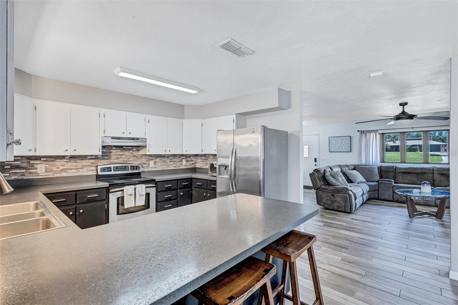 Image 52 of 80 For 10617 31st Avenue E