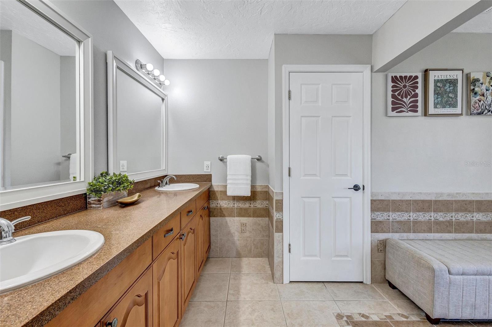 Image 59 of 80 For 10617 31st Avenue E