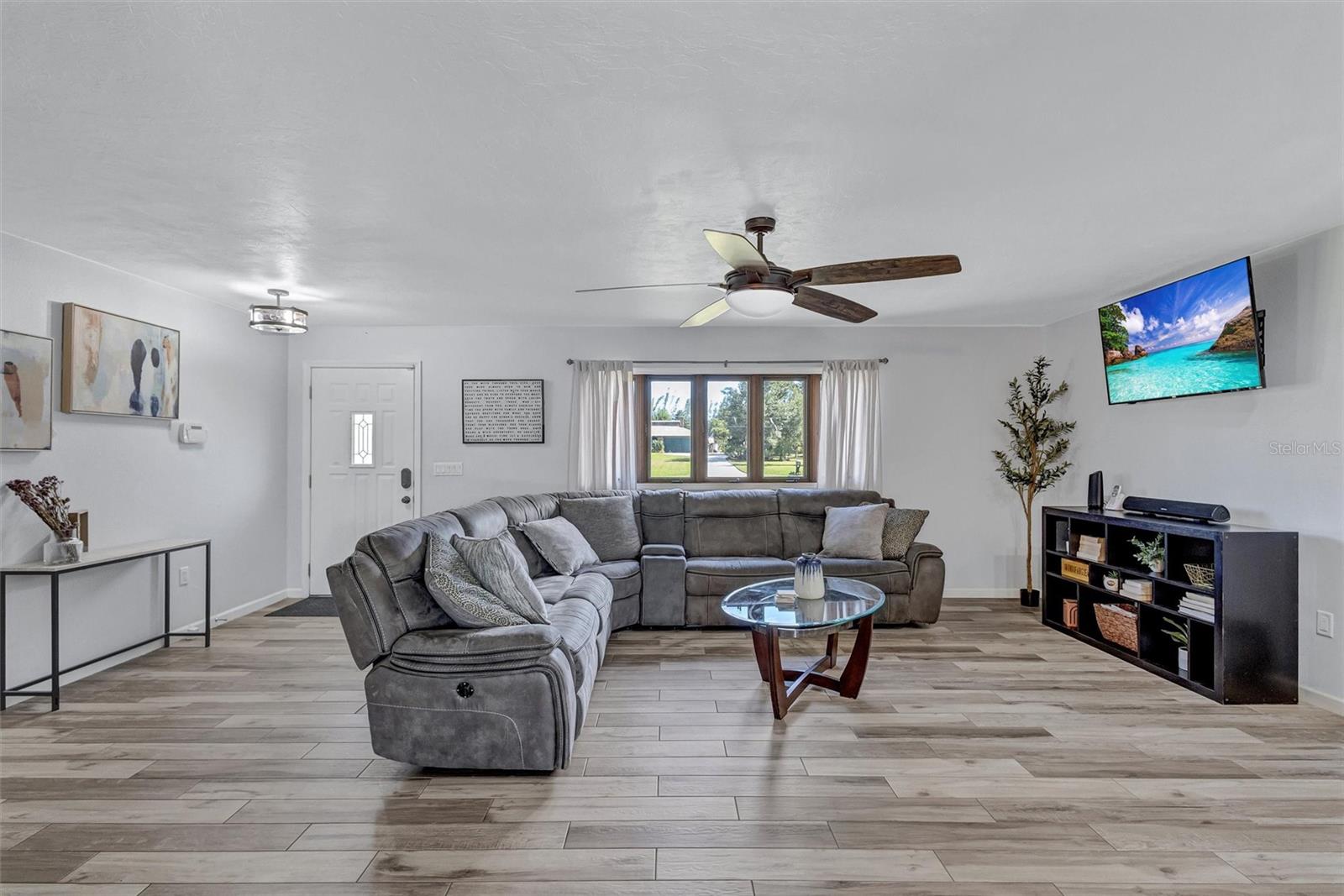 Image 6 of 80 For 10617 31st Avenue E