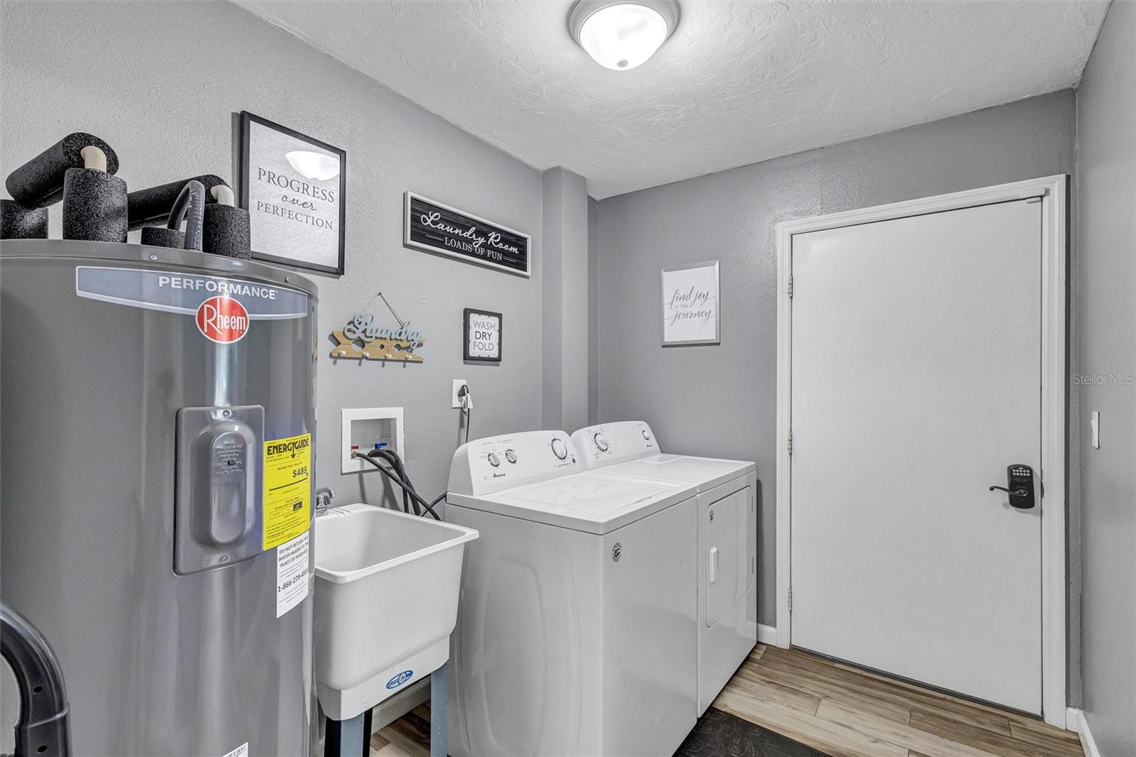 Image 68 of 80 For 10617 31st Avenue E