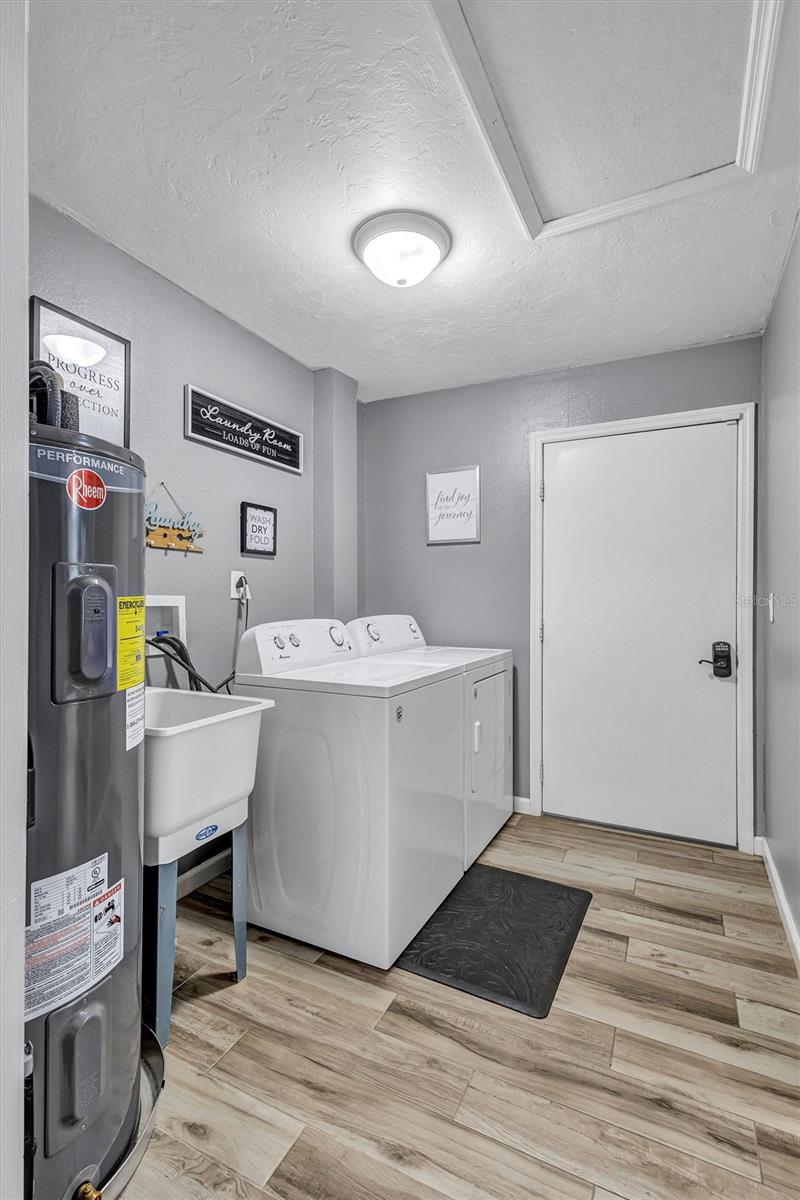 Image 69 of 80 For 10617 31st Avenue E