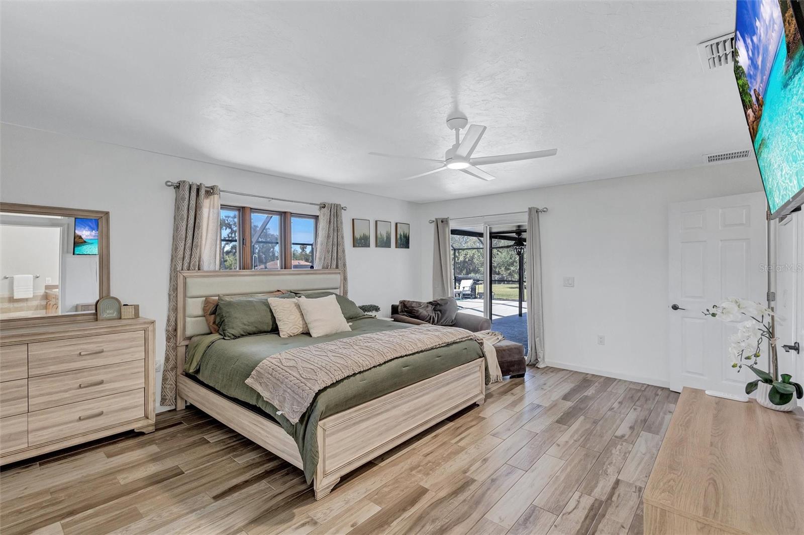 Image 7 of 80 For 10617 31st Avenue E