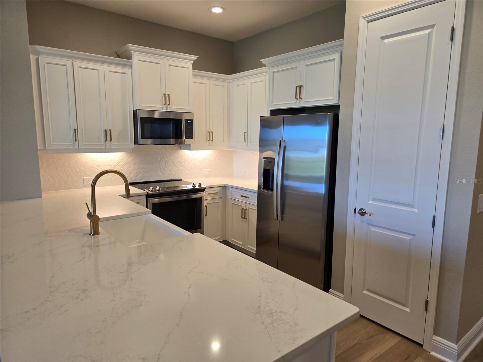 Image 3 of 12 For 24811 Buckingham Way