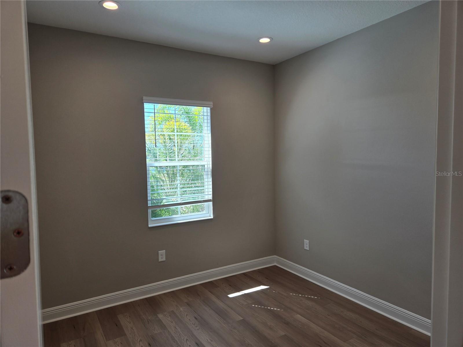 Image 6 of 12 For 24811 Buckingham Way