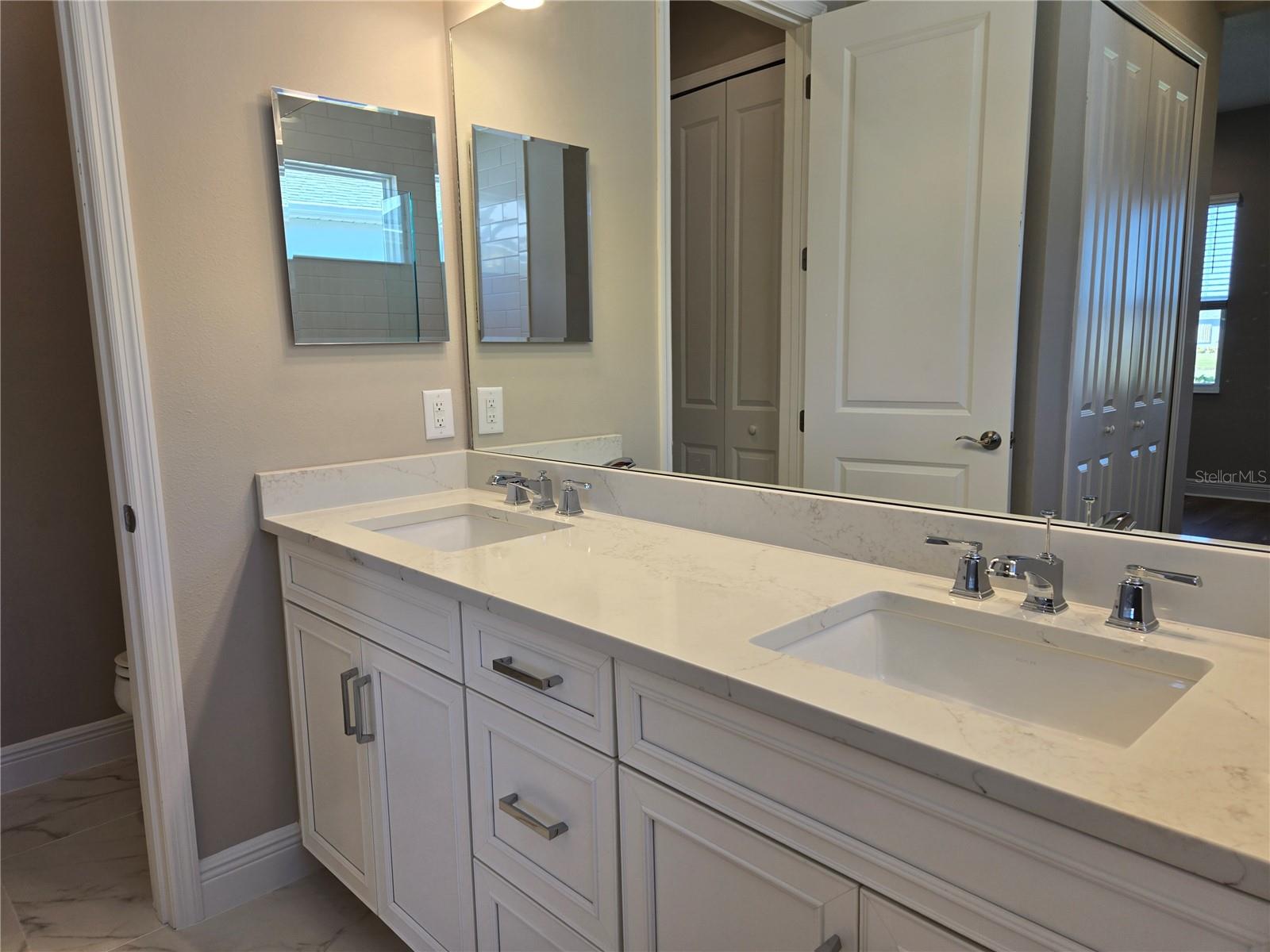 Image 7 of 12 For 24811 Buckingham Way