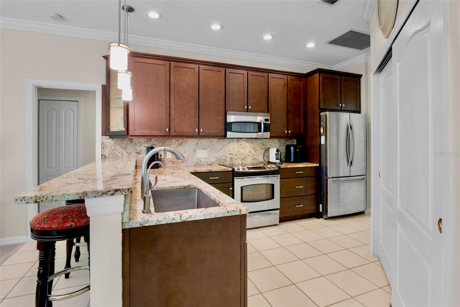Image 13 of 39 For 5178 Far Oak Circle