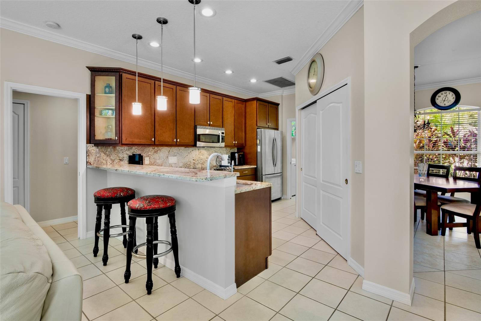 Image 14 of 39 For 5178 Far Oak Circle