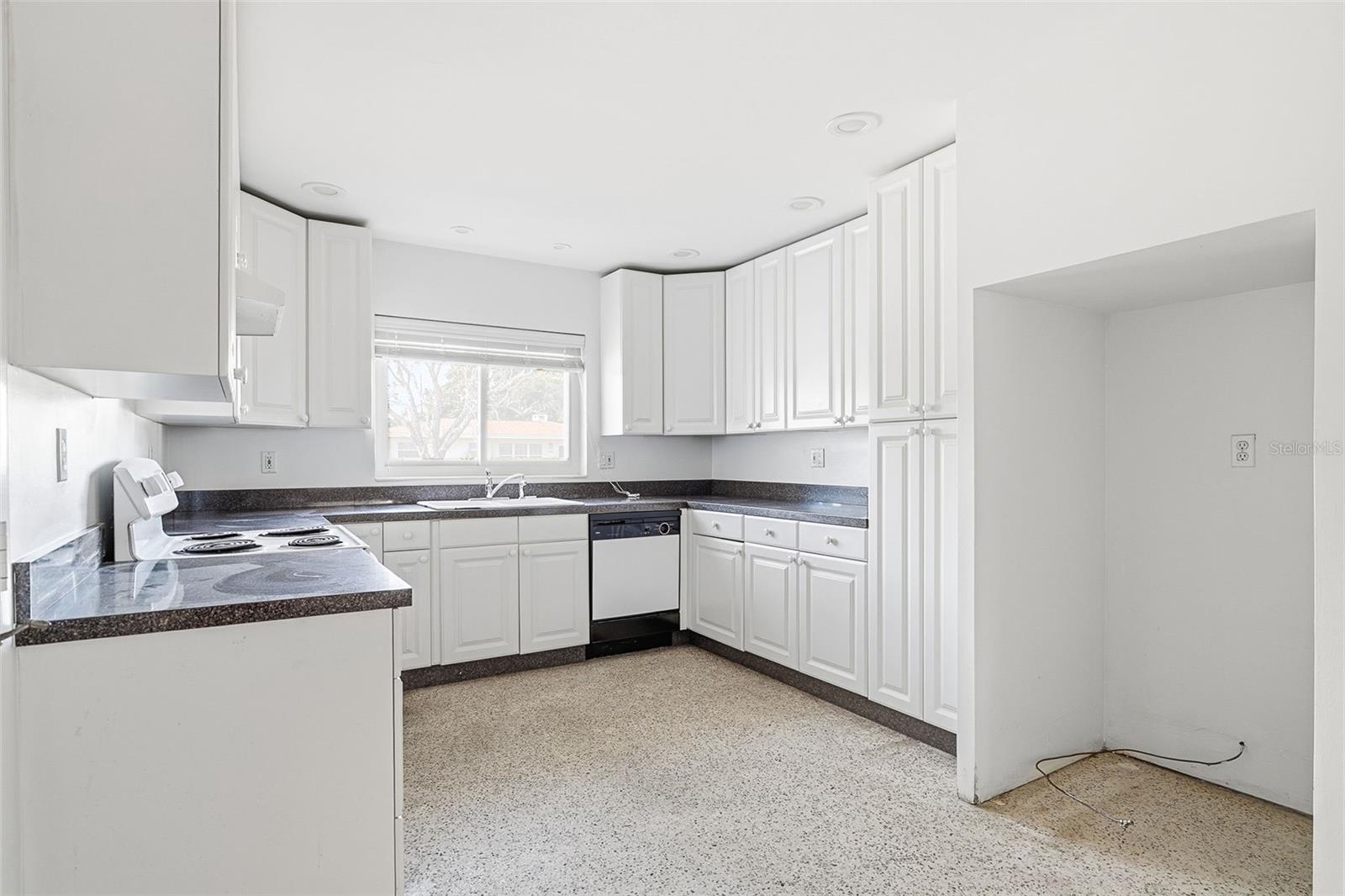 Image 18 of 24 For 2560 Tulip Street