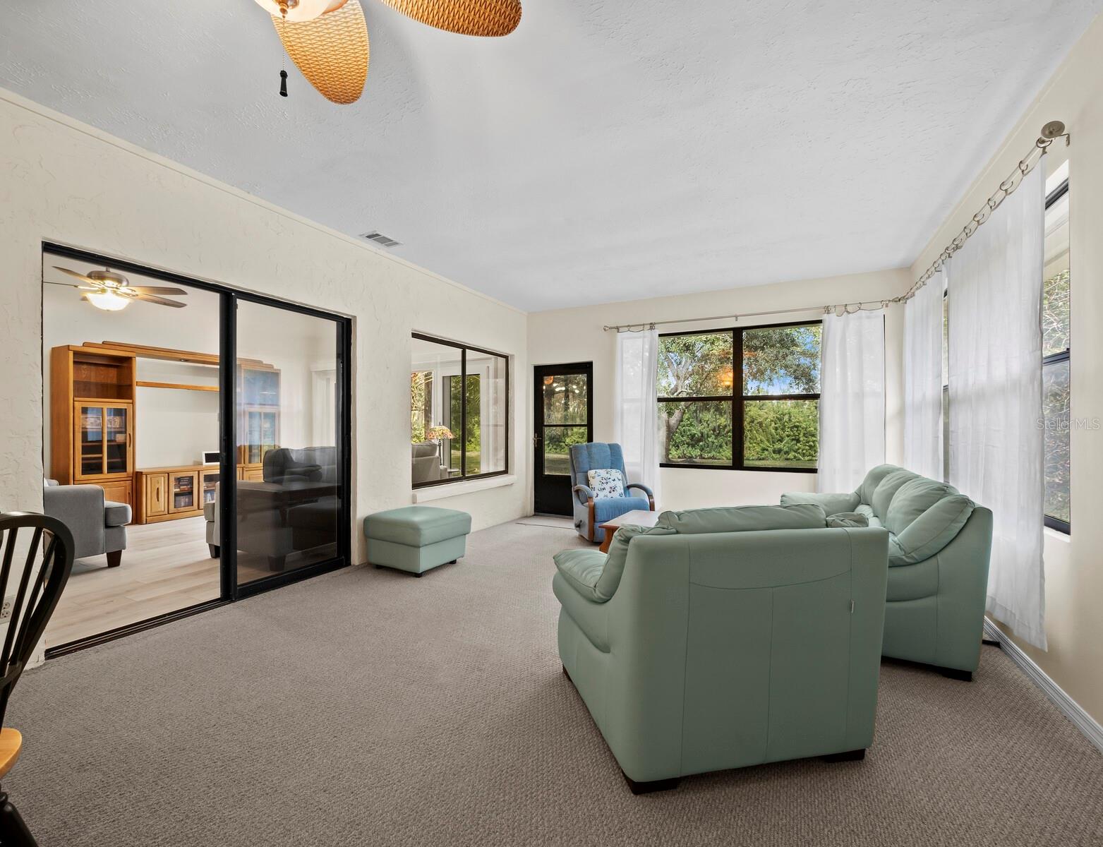 Image 14 of 32 For 4133 Carriage Drive 18