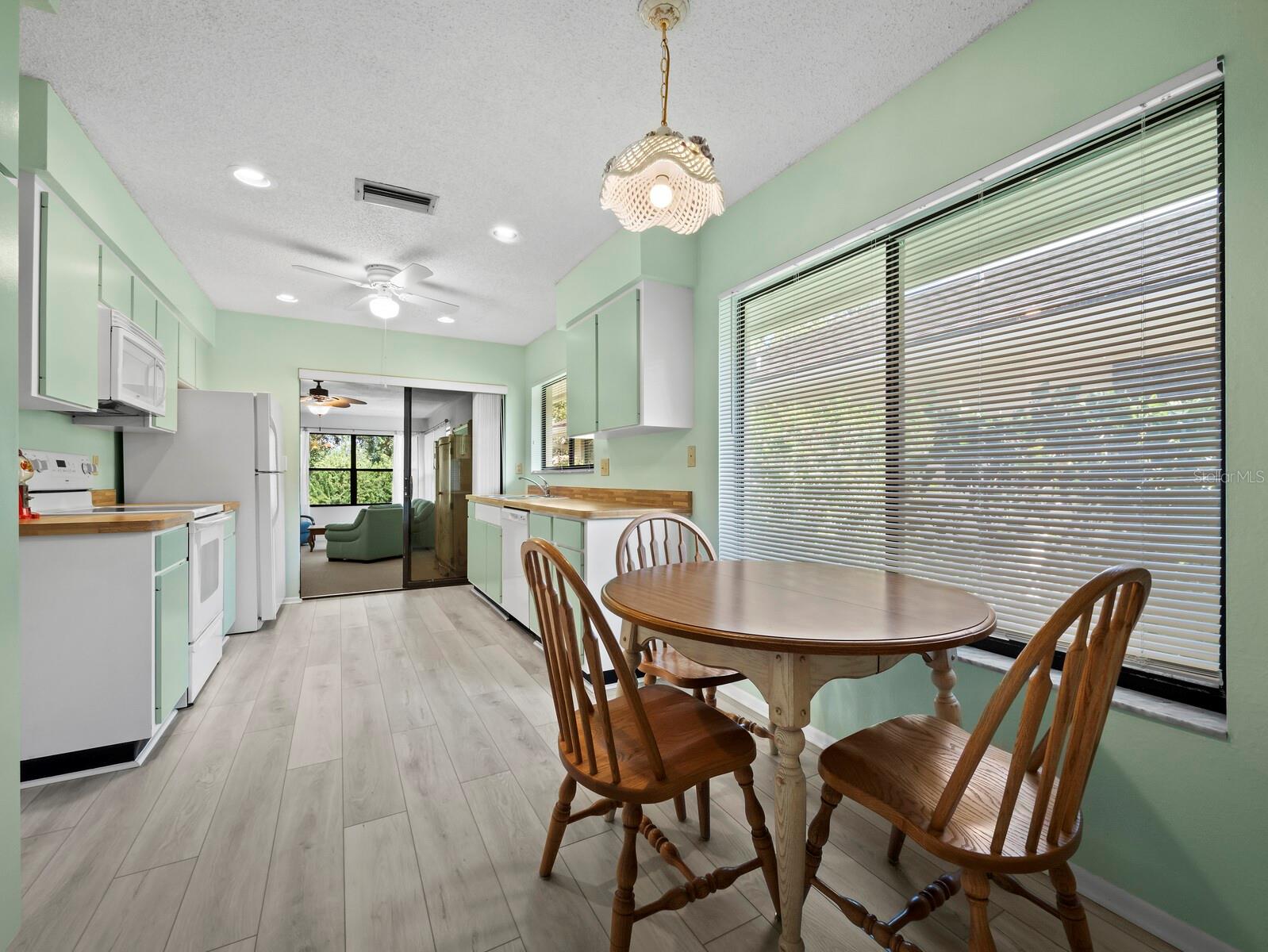 Image 16 of 32 For 4133 Carriage Drive 18