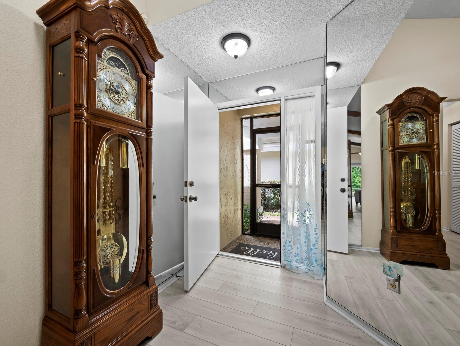 Image 6 of 32 For 4133 Carriage Drive 18