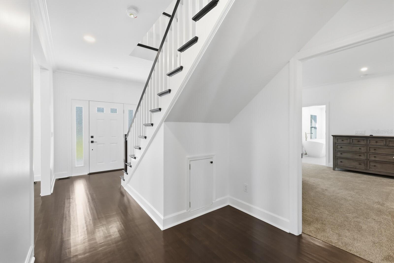 Image 14 of 89 For 5060 18th Avenue W