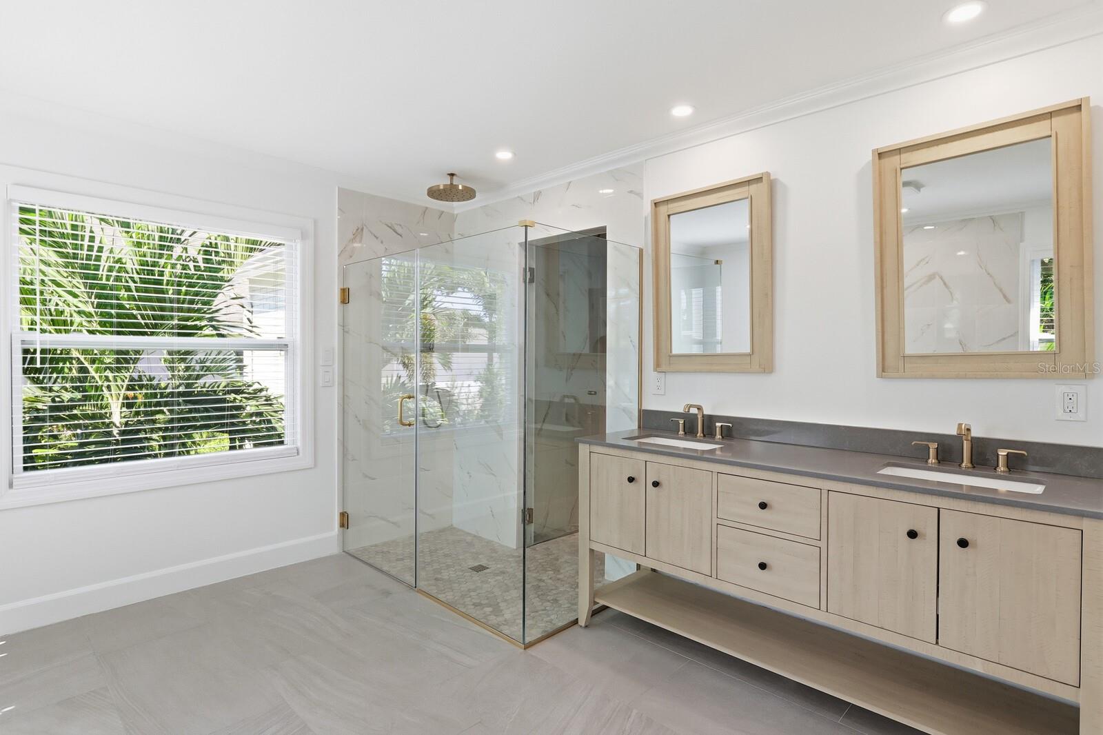 Image 25 of 89 For 5060 18th Avenue W