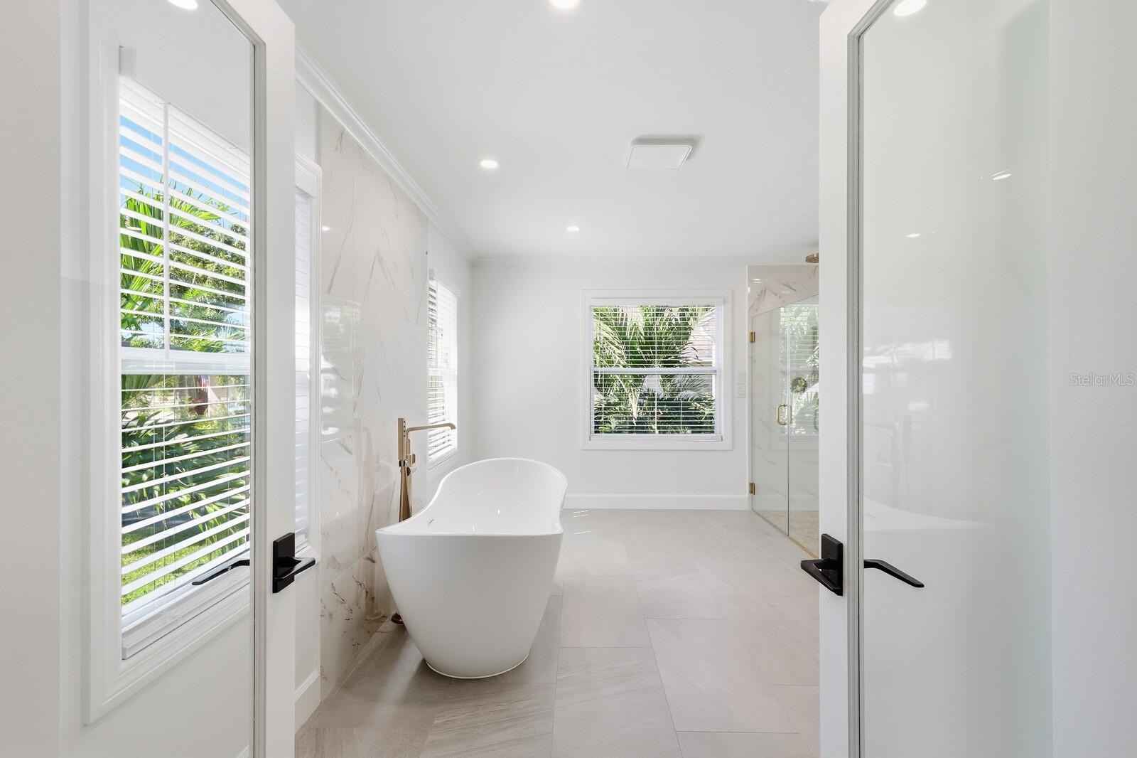 Image 26 of 89 For 5060 18th Avenue W