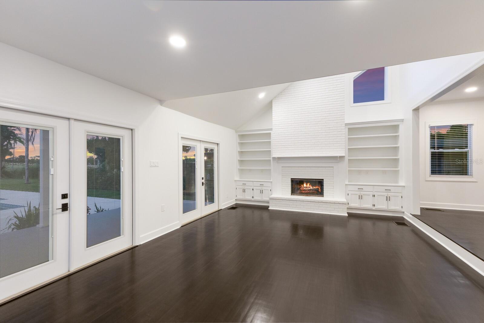 Image 64 of 89 For 5060 18th Avenue W