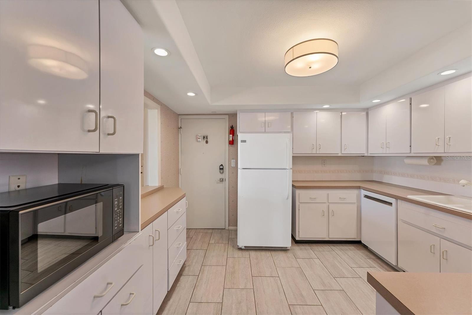 Image 17 of 73 For 101 Benjamin Franklin Drive 63