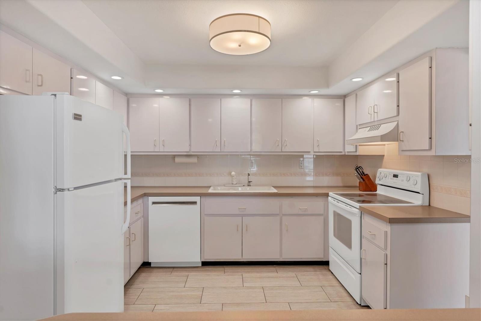 Image 18 of 73 For 101 Benjamin Franklin Drive 63