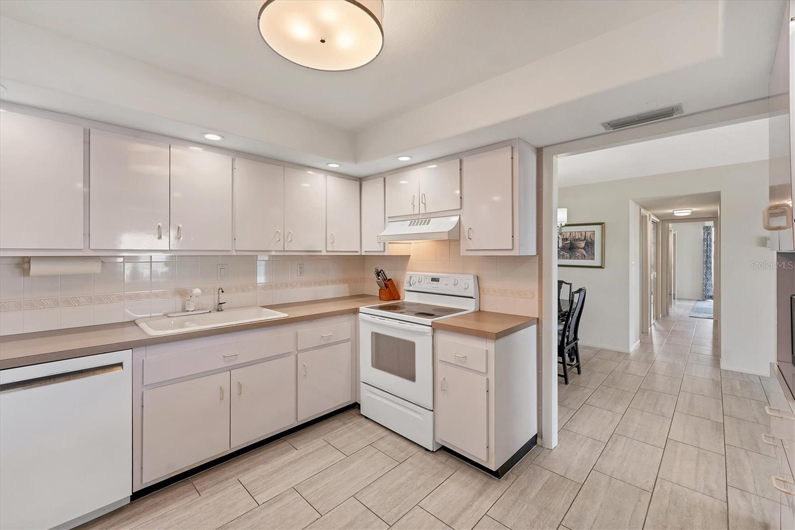 Image 19 of 73 For 101 Benjamin Franklin Drive 63