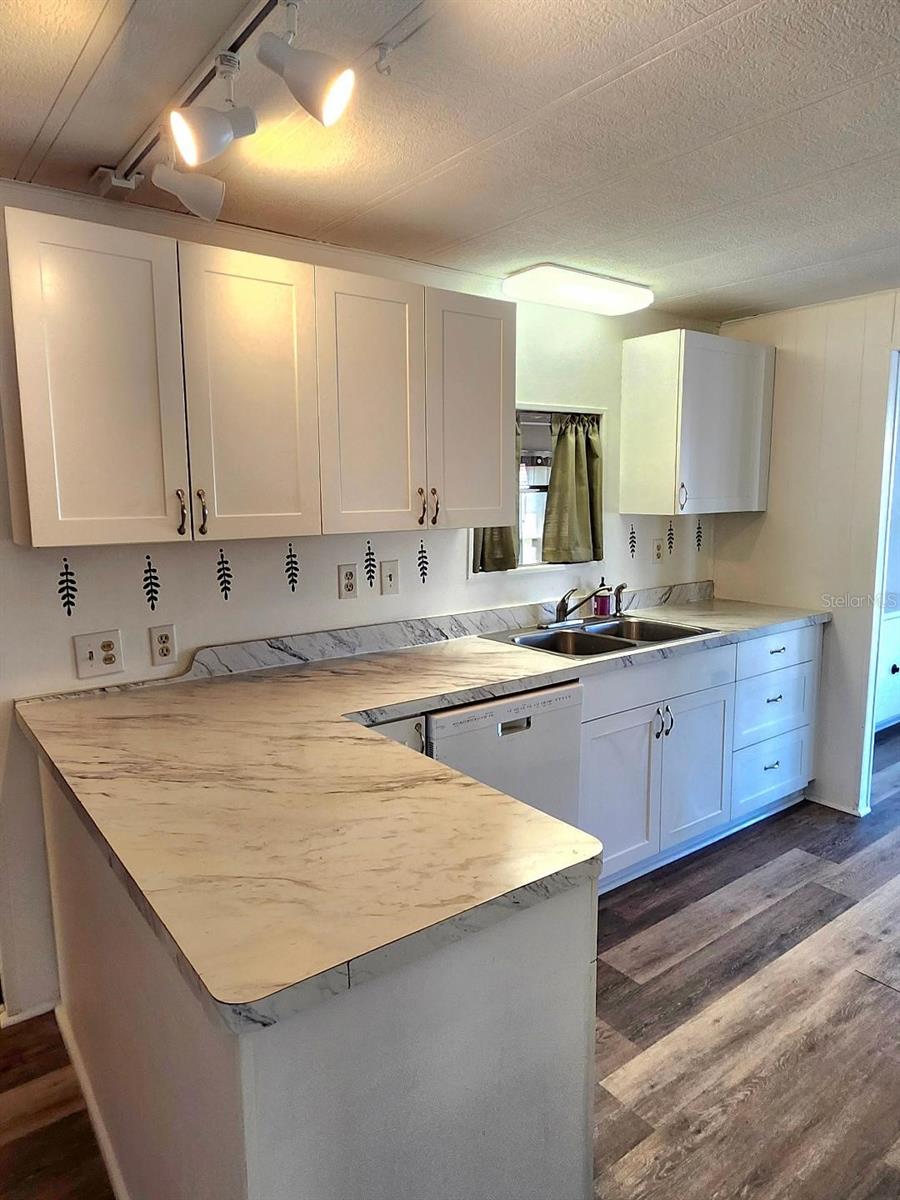 Image 19 of 55 For 416 52nd Avenue Drive W
