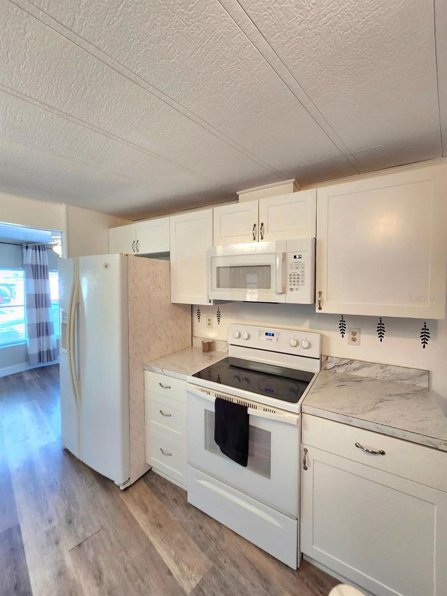 Image 22 of 55 For 416 52nd Avenue Drive W
