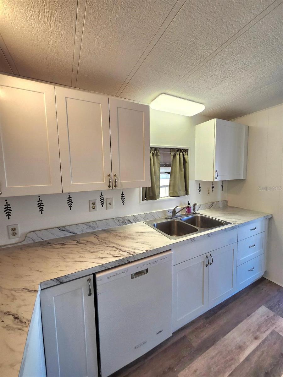 Image 23 of 55 For 416 52nd Avenue Drive W