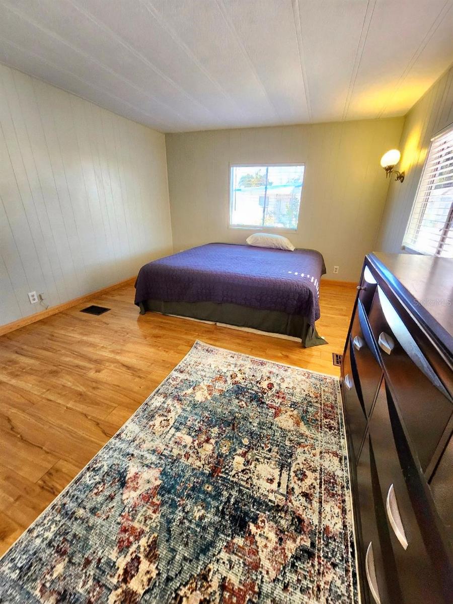 Image 29 of 55 For 416 52nd Avenue Drive W