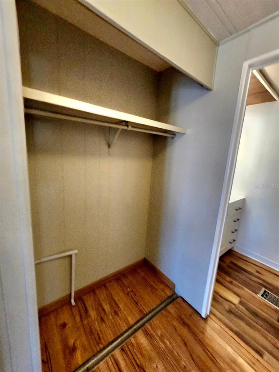 Image 31 of 55 For 416 52nd Avenue Drive W
