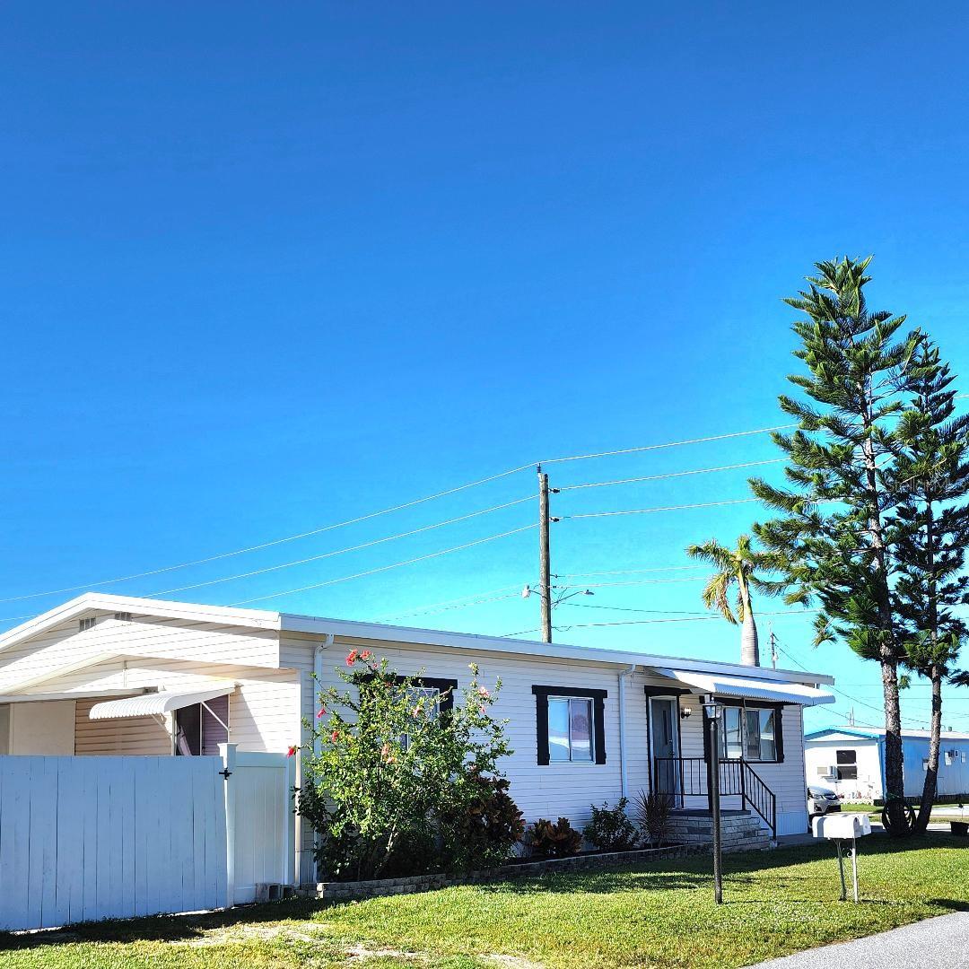 Image 7 of 55 For 416 52nd Avenue Drive W