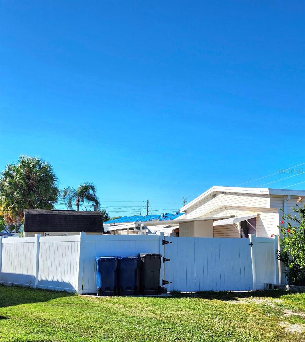 Image 8 of 55 For 416 52nd Avenue Drive W