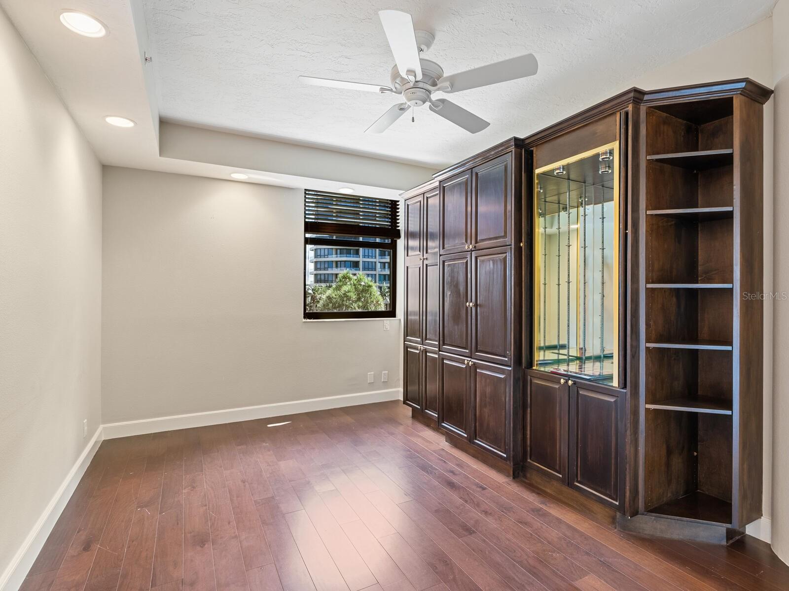 Image 22 of 44 For 1241 Gulf Of Mexico Drive 203