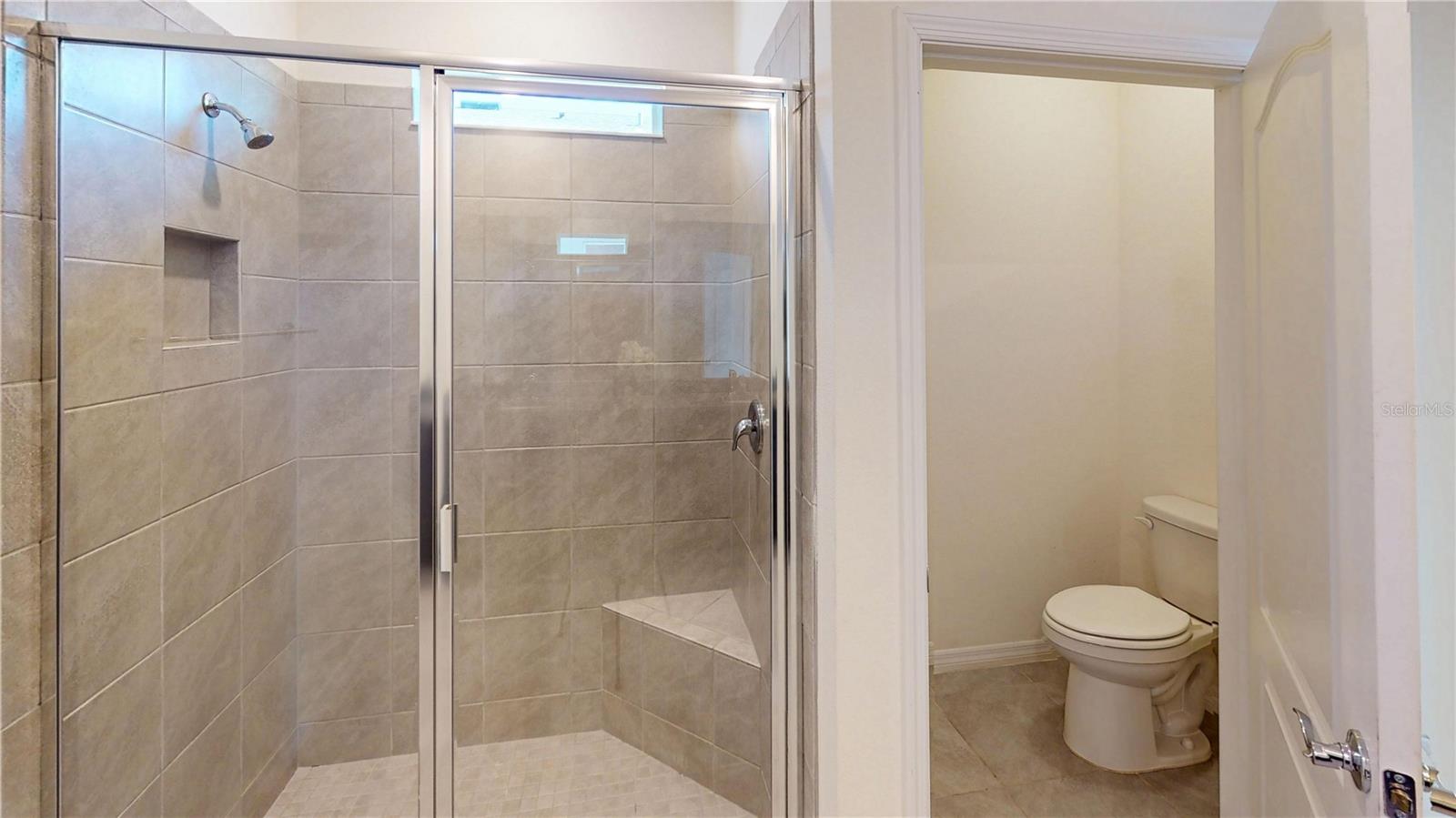 Image 19 of 33 For 13816 Woodbridge Terrace