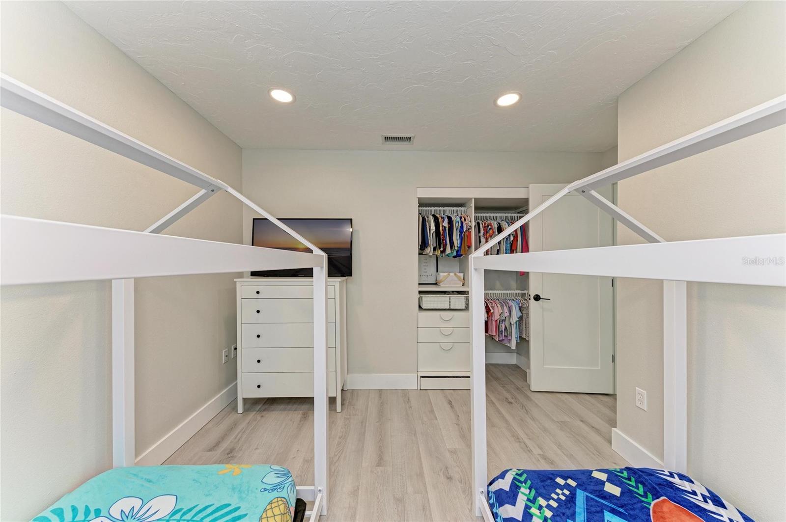 Image 40 of 45 For 6601 Mauna Loa Boulevard