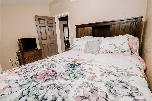 Listing photo id 9 for 822 Magnolia Street