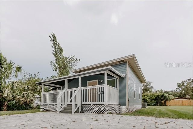 Listing photo id 0 for 822 Magnolia Street